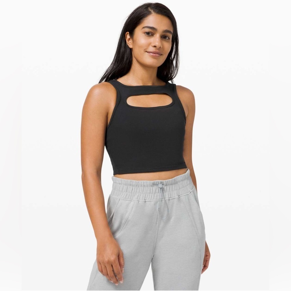 $48 Lululemon LA Black Cut-Out Crop Tank Top Sz 4 Stretchy Athletic Yoga Lounge